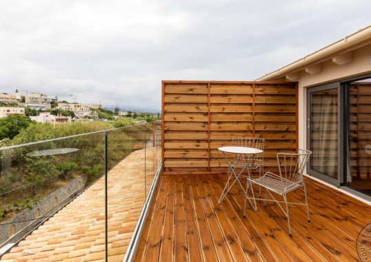 WHITE OLIVE ELITE RETHYMNO 18