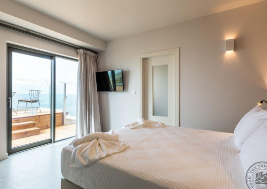 WHITE OLIVE ELITE RETHYMNO 19