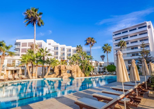 ADAMS BEACH HOTEL 2