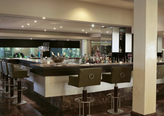 ADAMS BEACH HOTEL 18