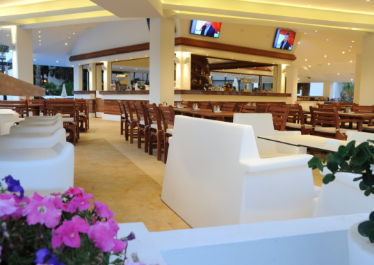 ADAMS BEACH HOTEL 19