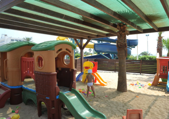 ADAMS BEACH HOTEL 27