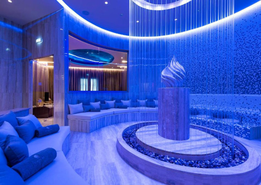 ADAMS BEACH HOTEL 29