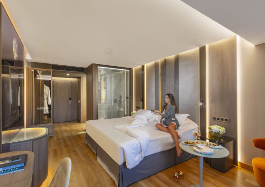 AMATHUS BEACH HOTEL 7