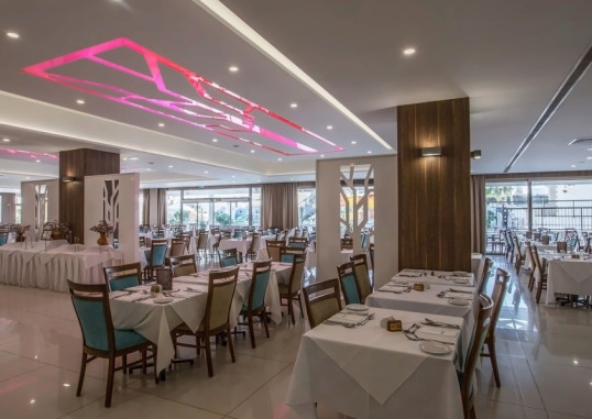 ANASTASIA BEACH HOTEL 18