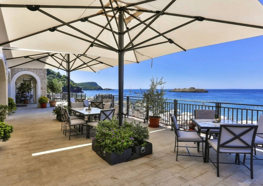 CALIFORNIA HOTEL (ADULTS ONLY 12+) 6