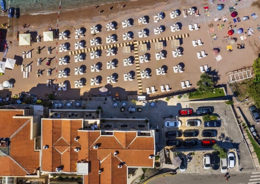 CALIFORNIA HOTEL (ADULTS ONLY 12+) 10