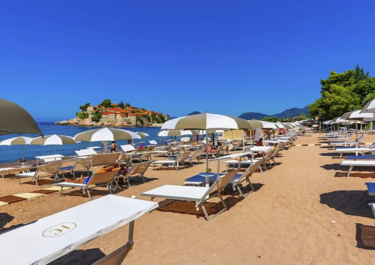 CALIFORNIA HOTEL (ADULTS ONLY 12+) 11