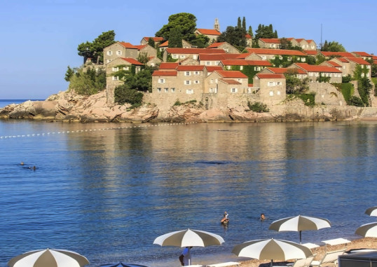CALIFORNIA HOTEL (ADULTS ONLY 12+) 12