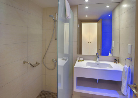 NELIA BEACH HOTEL & SPA 9