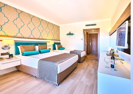 LUNA BLANCA RESORT & SPA 31