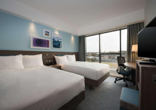 HAMPTON BY HILTON EDINBURGH WEST END 10