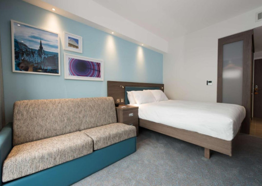 HAMPTON BY HILTON EDINBURGH WEST END 16
