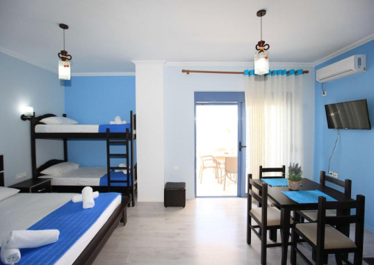 HOTEL KEOS 28