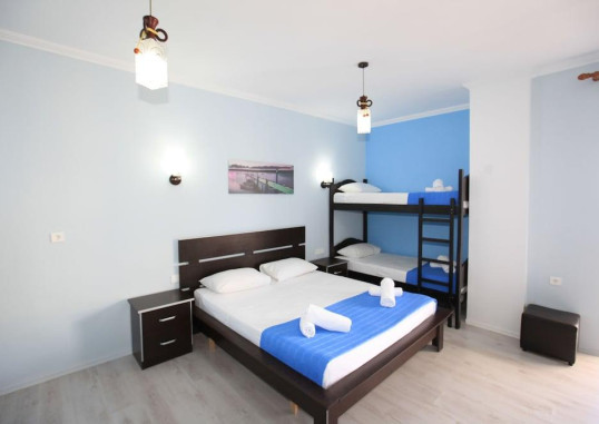 HOTEL KEOS 29