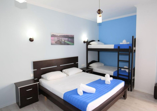 HOTEL KEOS 30
