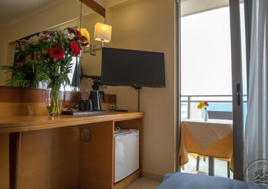 MANOUSOS CITY HOTEL 12