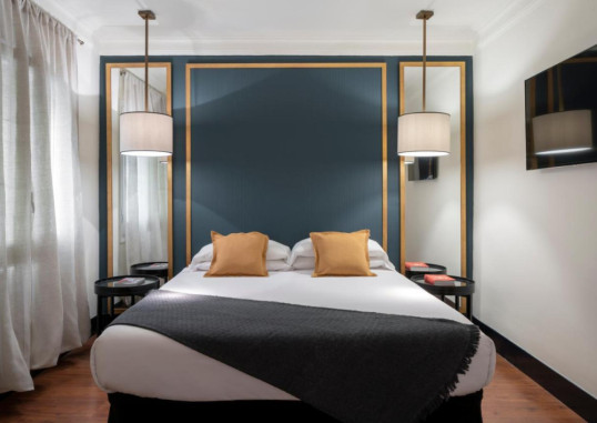 LA FRANCA TRAVELLERS (ADULTS ONLY) 2