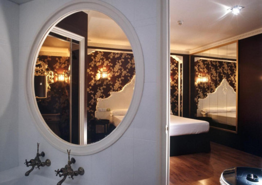 LA FRANCA TRAVELLERS (ADULTS ONLY) 19