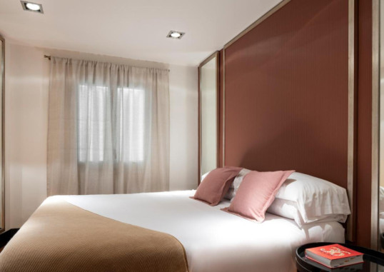 LA FRANCA TRAVELLERS (ADULTS ONLY) 25