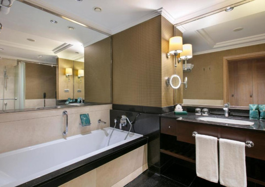 Deluxe Sea Side Room 2