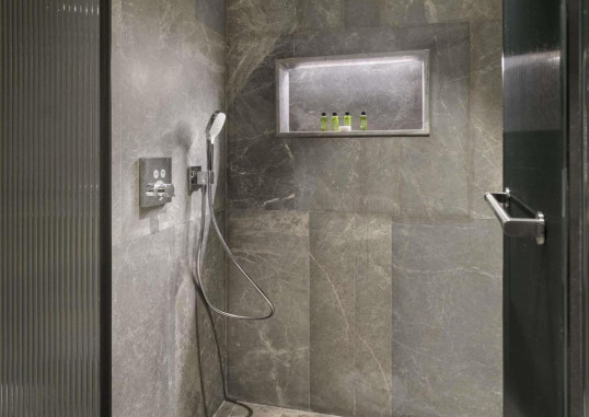 Marine Suite 4