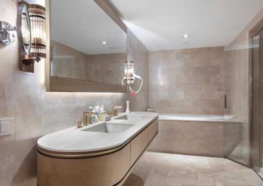 King Suite 1