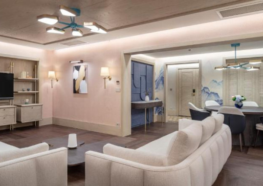 King Suite 7