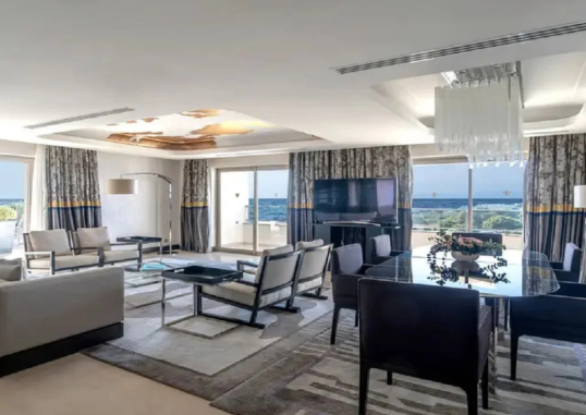 Queen Suite 3