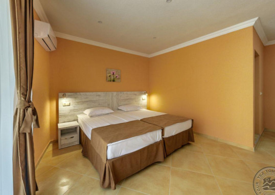 HOTEL RIVA 26