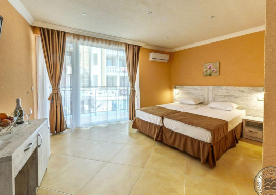 HOTEL RIVA 27