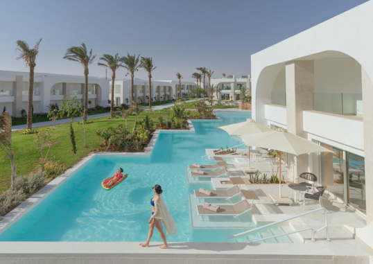 Deluxe Swim Up PV Room 4