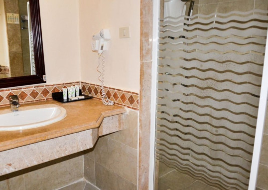 Deluxe Room 3
