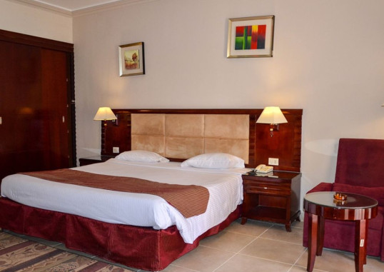 Deluxe Room 4