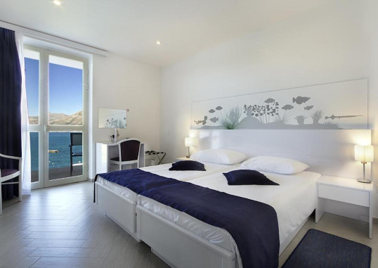 CAVTAT 18
