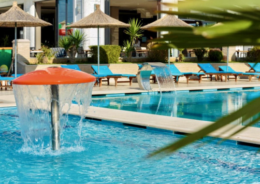KRAAL HOTEL 6