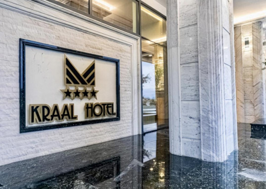 KRAAL HOTEL 8