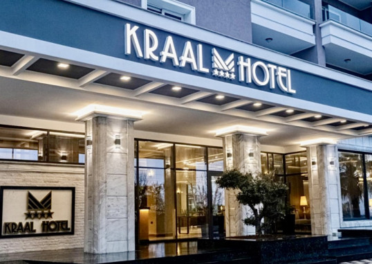 KRAAL HOTEL 8