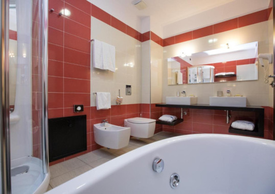 LU HOTEL CARBONIA 4