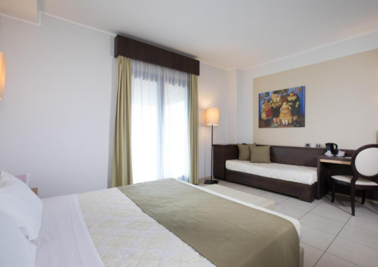 LU HOTEL CARBONIA 5