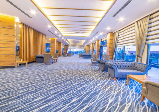 LONICERA PREMIUM HOTEL 8