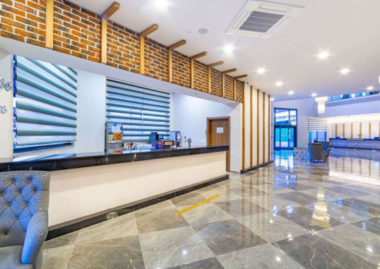 LONICERA PREMIUM HOTEL 9