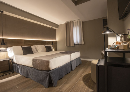 HOTEL EUREKA 5