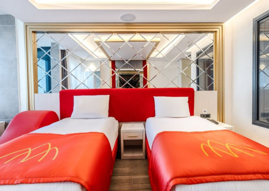 GRANADA LUXURY RED (Adults Only 16+) 17