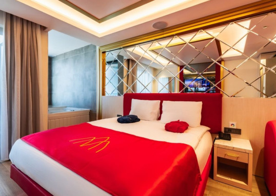 GRANADA LUXURY RED (Adults Only 16+) 18