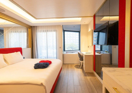 GRANADA LUXURY RED (Adults Only 16+) 22