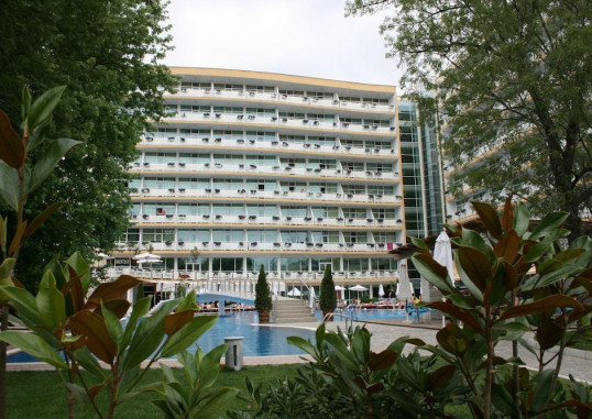 GRAND HOTEL NIRVANA 1