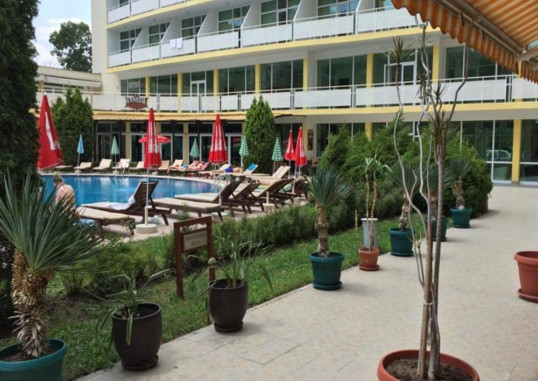 GRAND HOTEL NIRVANA 21