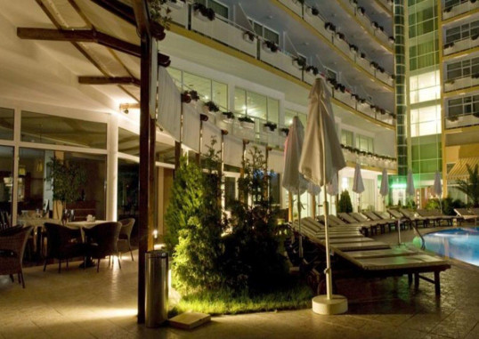 GRAND HOTEL NIRVANA 22