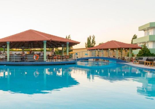 FANTASY RESORT HOTEL 4